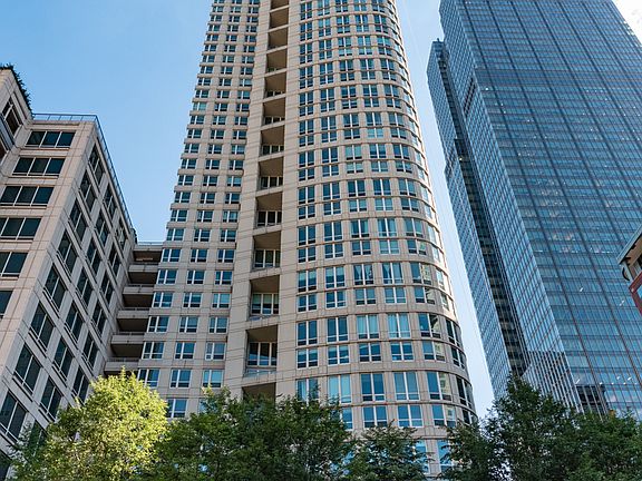 2nd image of 345 N Lasalle St APT 2201