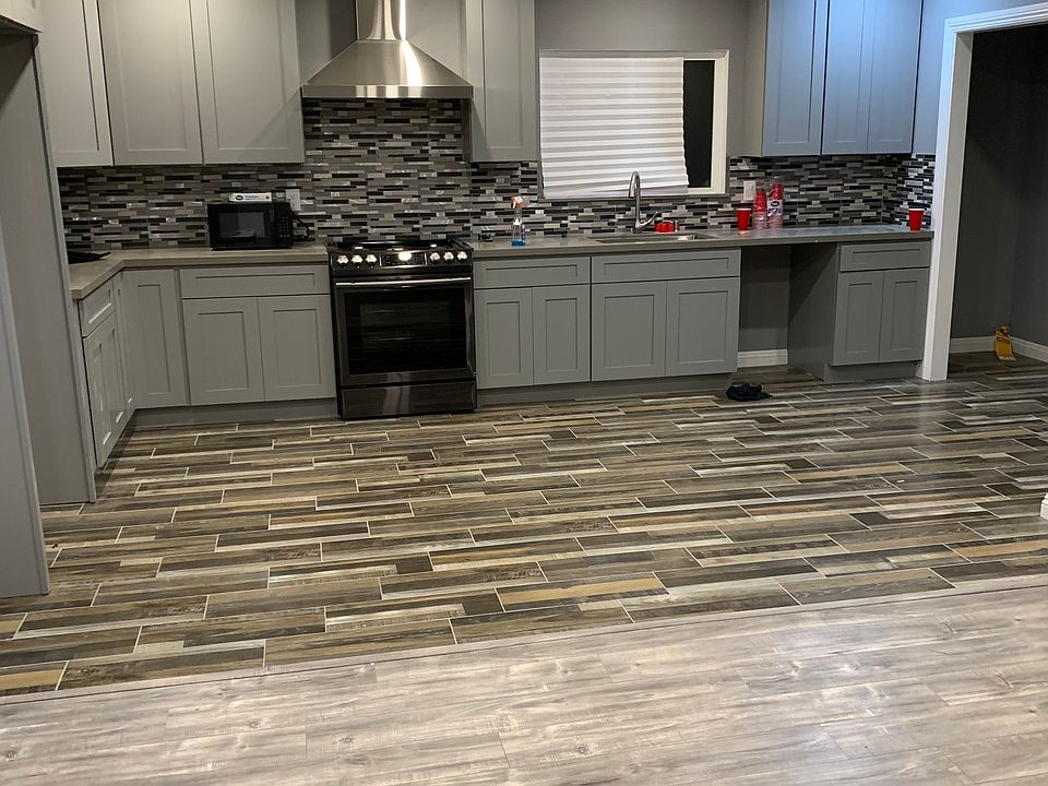 1st image of 8915 Aberdeen Ln