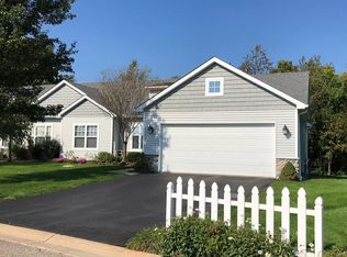 5676 Trail Side Ln #3, Hamburg Township, MI 48189