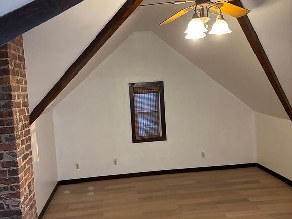5th image of 115 Everett St #3