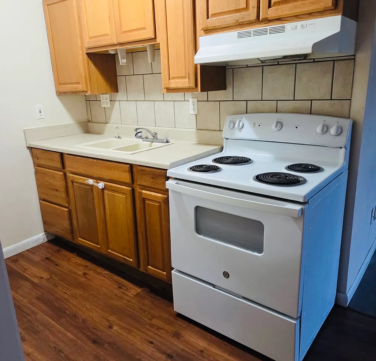 2 bed, 700 sqft, $1,045 — Photo 3