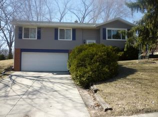 1354 N 12th Ave, West Bend, WI 53090