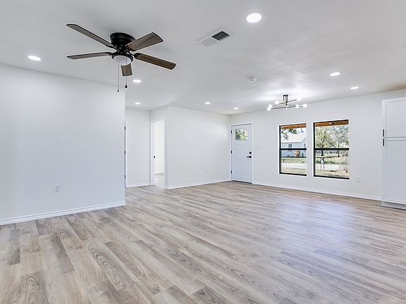 5th image of 212 Drinkard St
