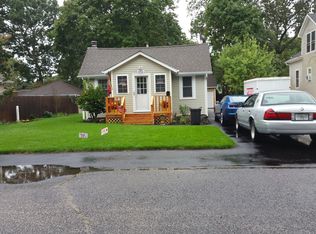 512 3rd Ave, Bayport, NY 11705