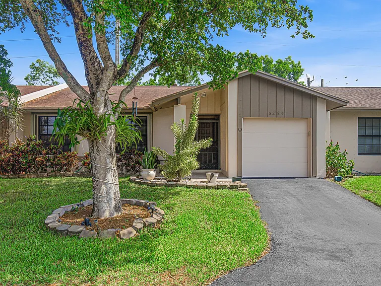 5284 Breadfruit Cir — Photo 2