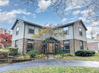 146 Overcliff Rd, Cincinnati, OH 45233