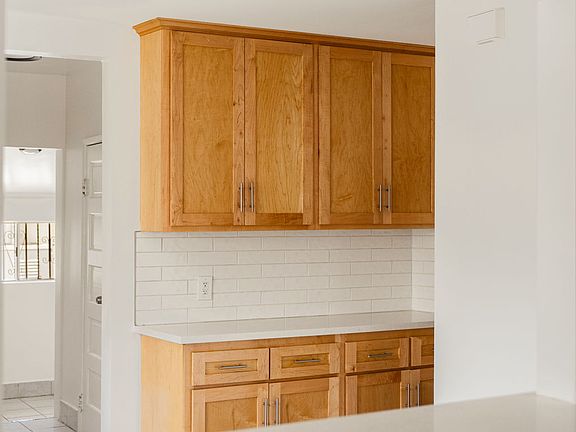 5th image of 3258 Gleason Ave #3258