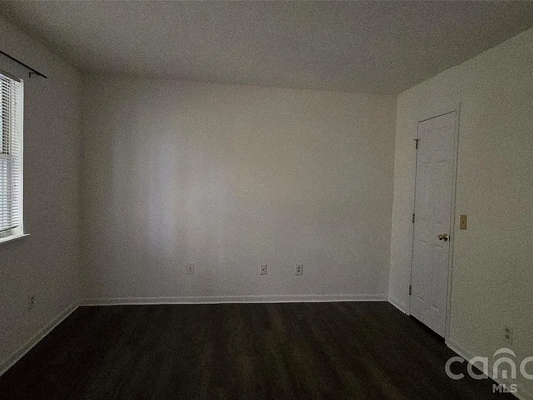 3109 Heathstead Pl — Photo 9