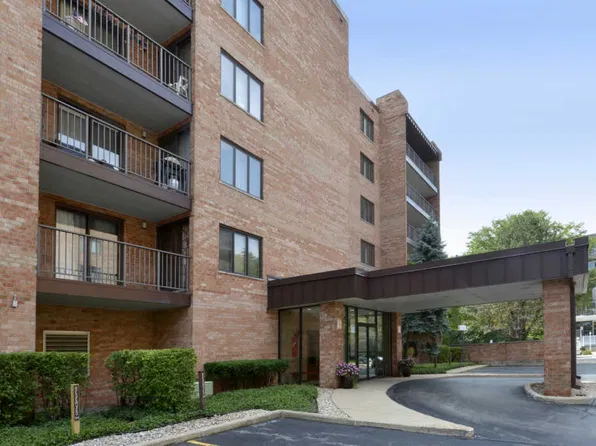 905 Center St Unit 203, Des Plaines, IL 60016