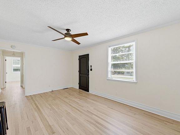 3rd image of 108 Stirton Rd