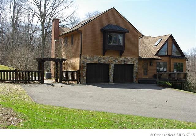 1st image of 902 France St