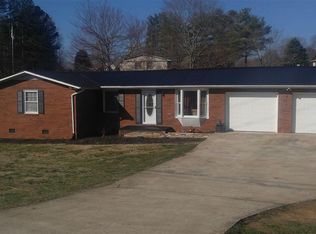 2047 Stamey Rd, Hudson, NC 28638