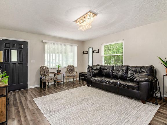 5th image of 2858 Fairwood Ave