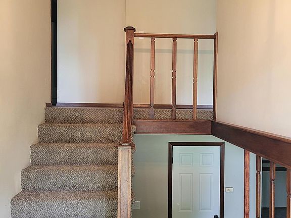3rd image of 1621 N Main St