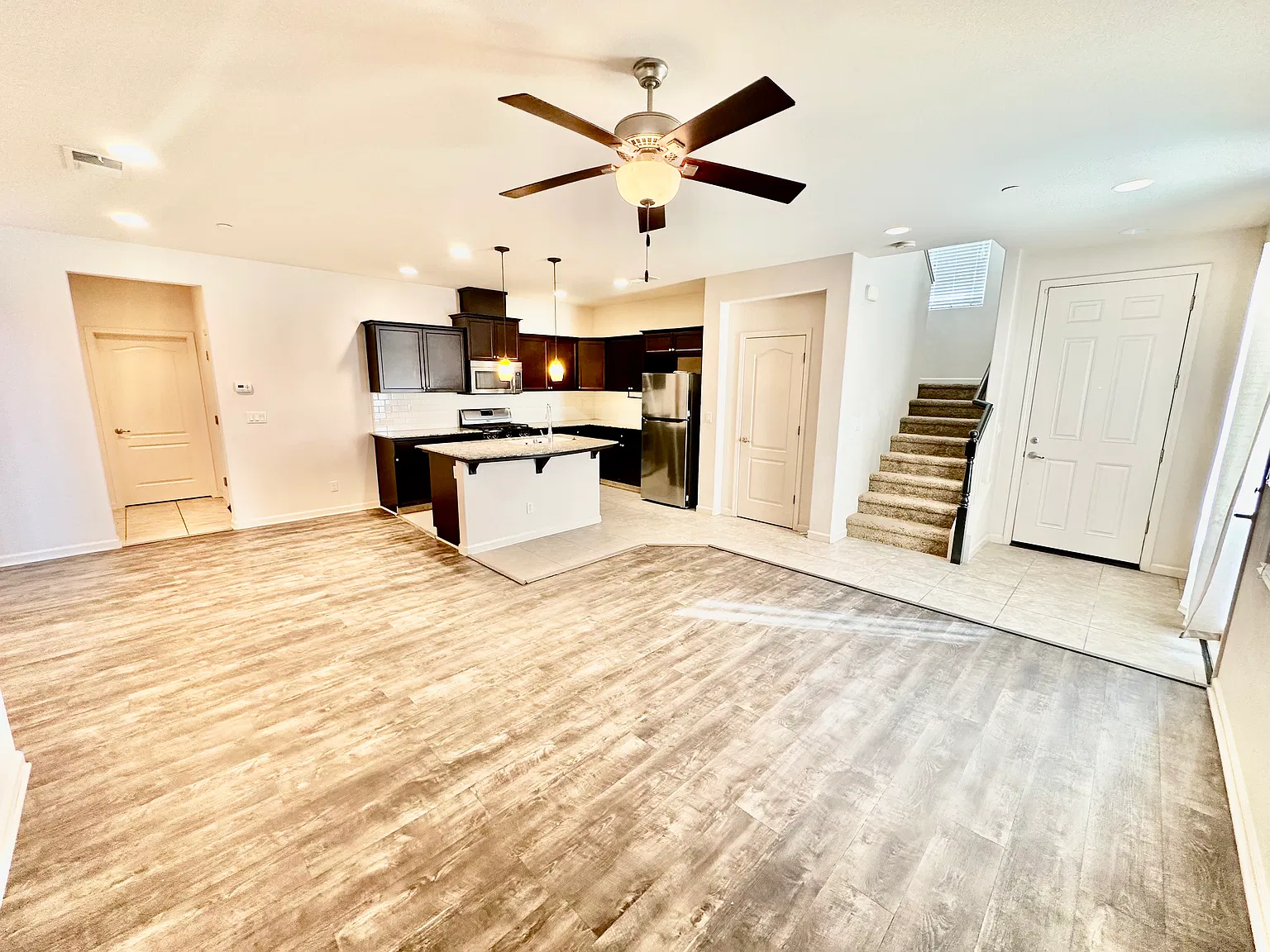 3 bed, 1560 sqft, $2,350 — Photo 4