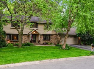 1792 Overlook Ln, Mendota Heights, MN 55118