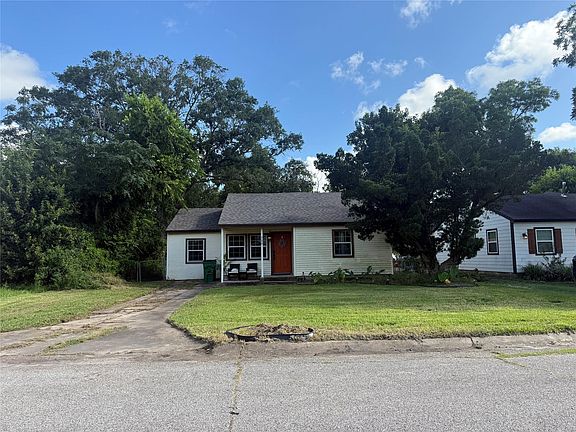 2nd image of 725 Kyle St