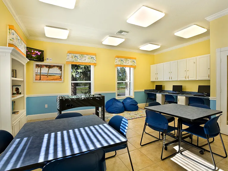 Savannah Springs Apartments — Photo 11