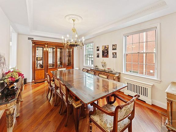 3rd image of 4106 Manhattan Ave
