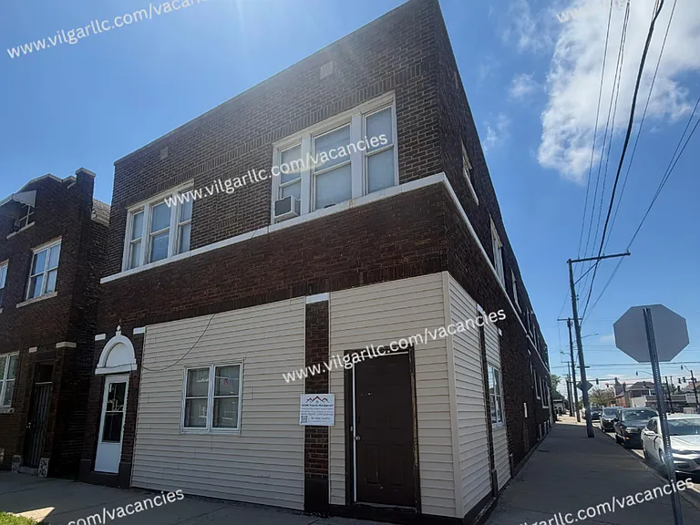 4002 Pulaski St — Photo 2
