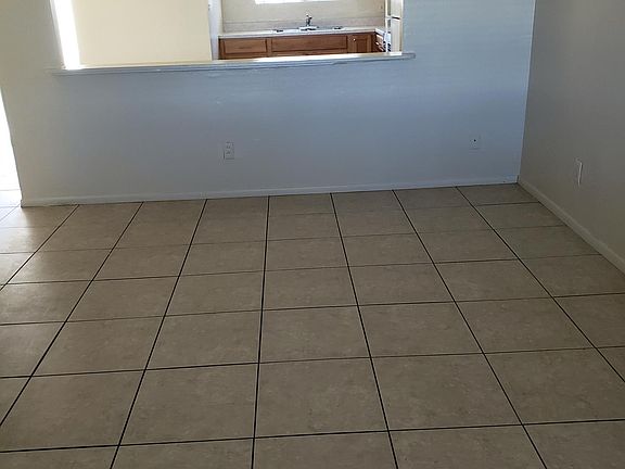 4th image of 1533 W Missouri Ave APT 4
