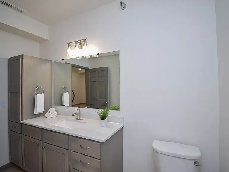 7446 S Louise Ave #101 — Photo 16