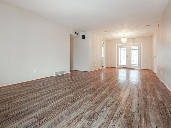 4th image of 707 Willow Dr