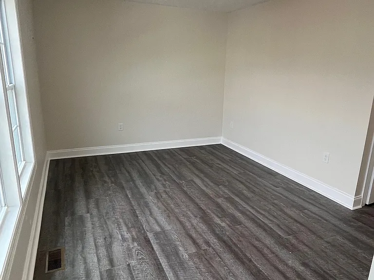 500 Skylar Dr — Photo 9