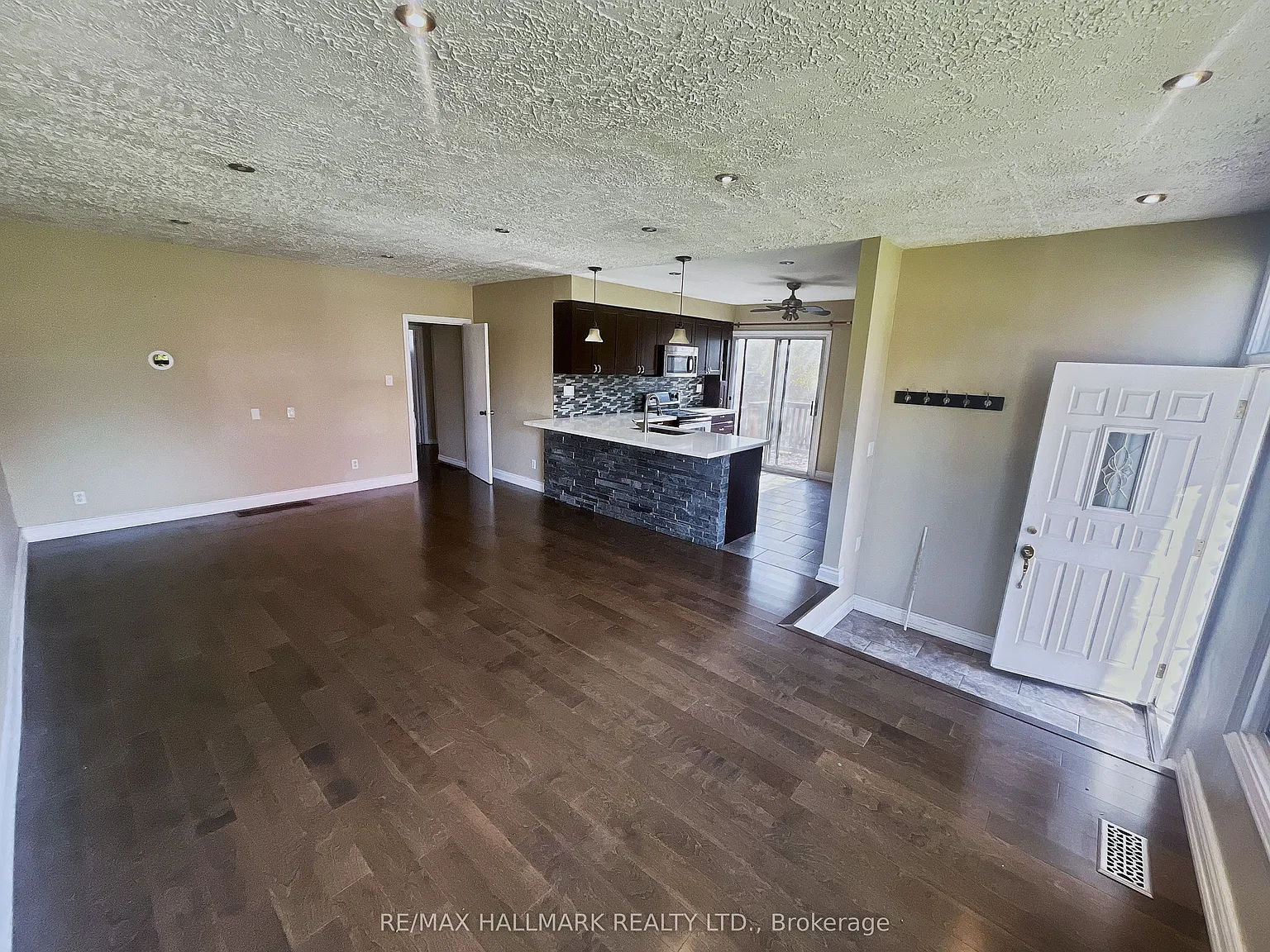 3 bed, $2,650 — Photo 3