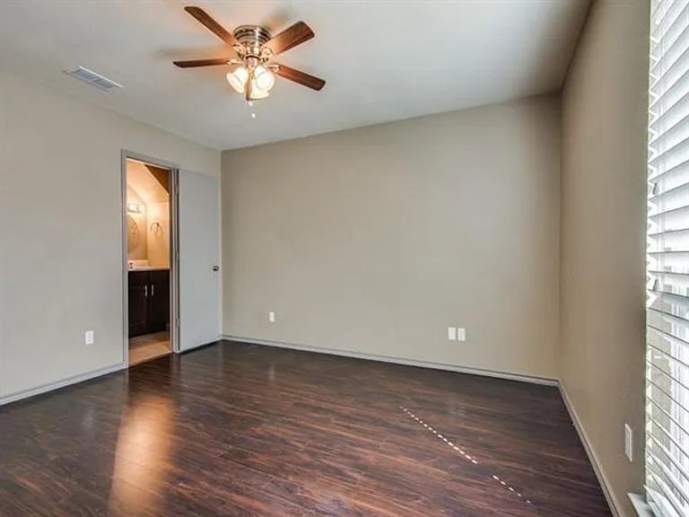 7716-7718 Sable Ln — Photo 12