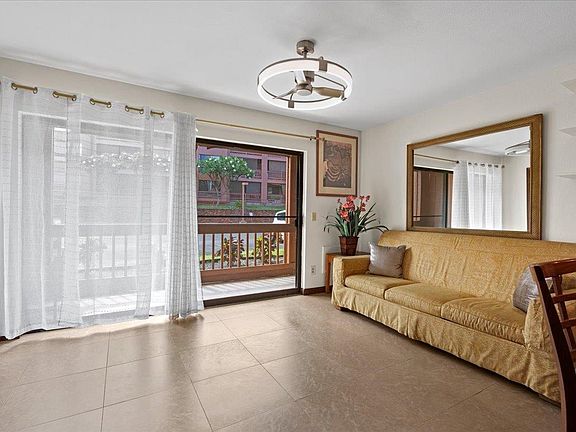 3rd image of 3740 Lower Honoapiilani Rd APT D103