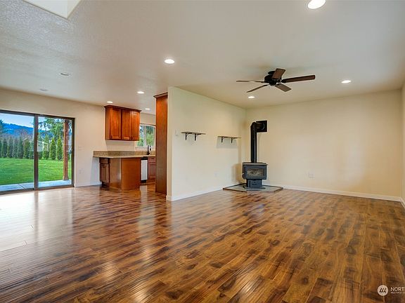 4th image of 101 E Jones Street