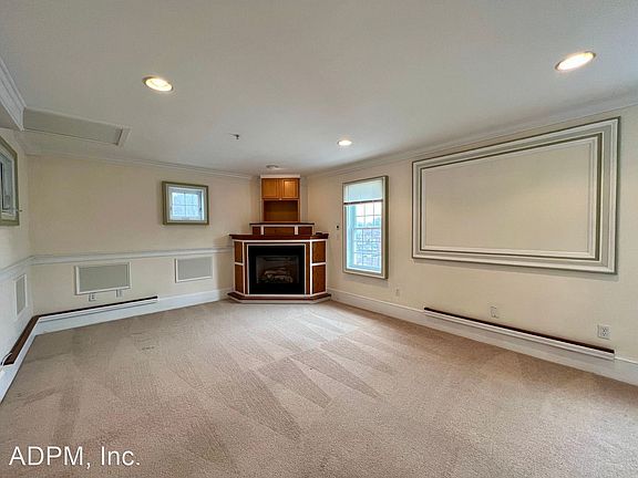 4th image of 1 Huntington Ave APT 4