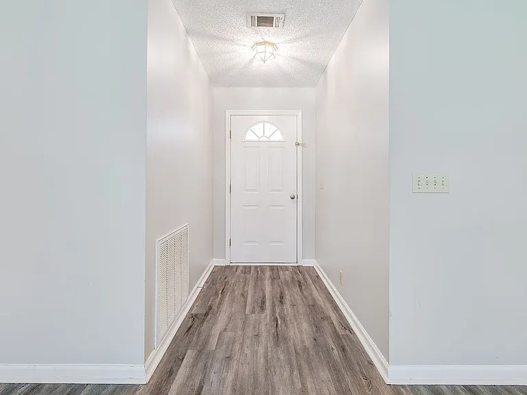 4903 McCall Rd — Photo 6