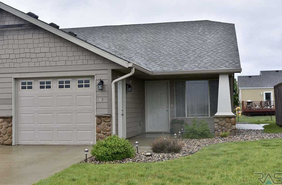 1st image of 641 Hunter Dr