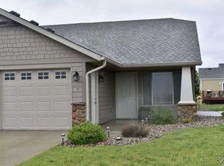 641 Hunter Dr, Harrisburg, SD 57032