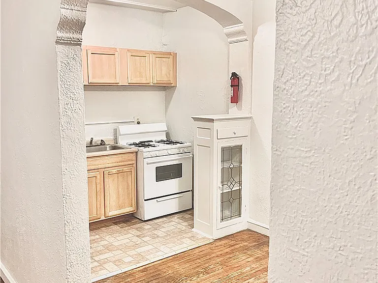 2836 E 130th St #14L — Photo 3