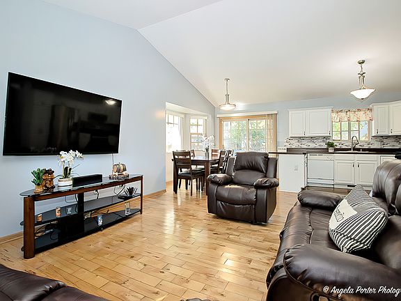 5th image of 3002 W Lee Ave