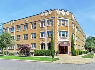 200 17th Ave E APT 403, Seattle, WA 98112