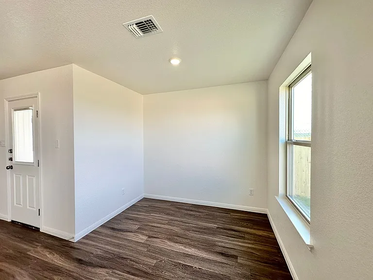 5913 Betty Lou Dr — Photo 9