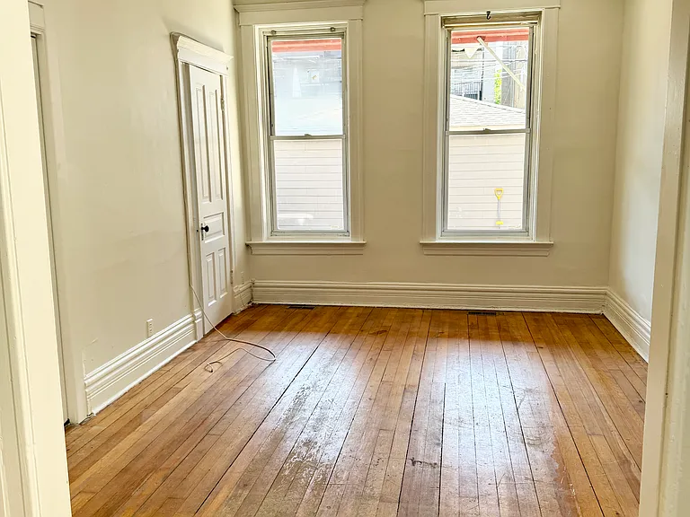 911 N Winchester Ave #1R — Photo 6
