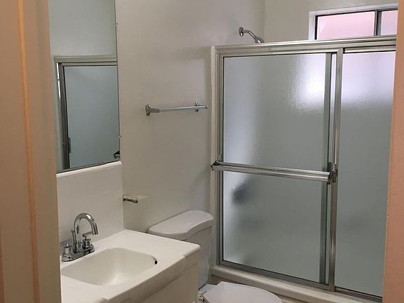 5th image of 11618 Gorham Ave APT 03