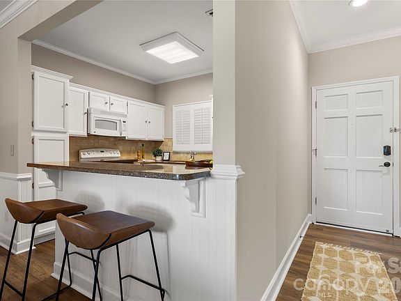 5th image of 9717 Emerald Point Dr Unit 1
