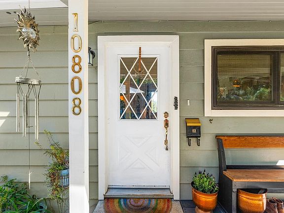 3rd image of 10808 Gold Hill Dr