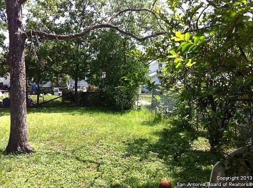 3rd image of 822 W Rosewood Ave APT 1