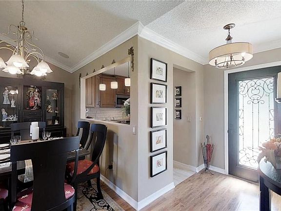 5th image of 523 Carrera Dr