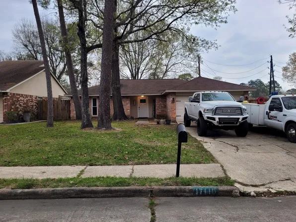 17110 Golf Club Dr, Crosby, TX 77532