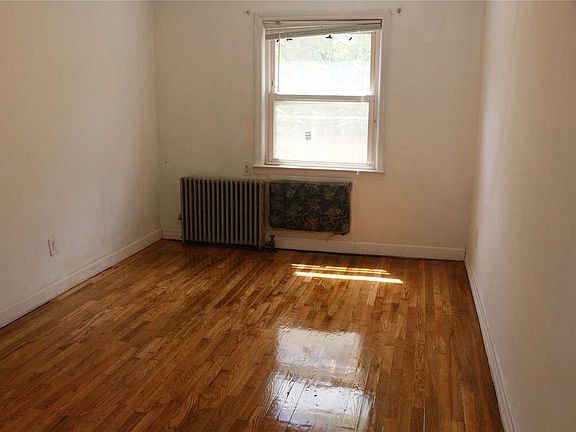 5th image of 5645 205th St