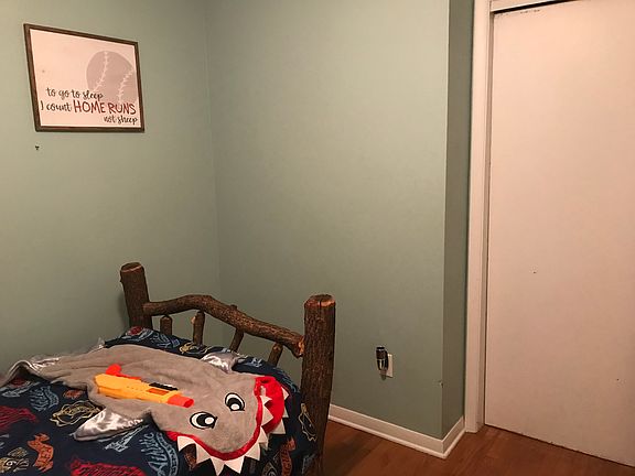3rd image of 557 Snyder Dr