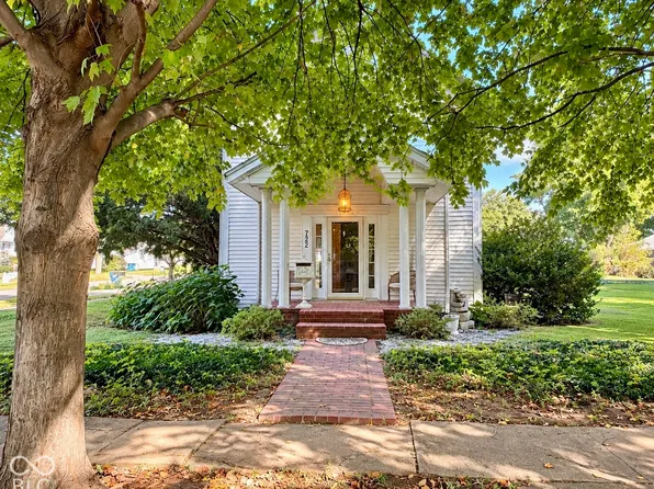 722 6th St, Covington, IN 47932